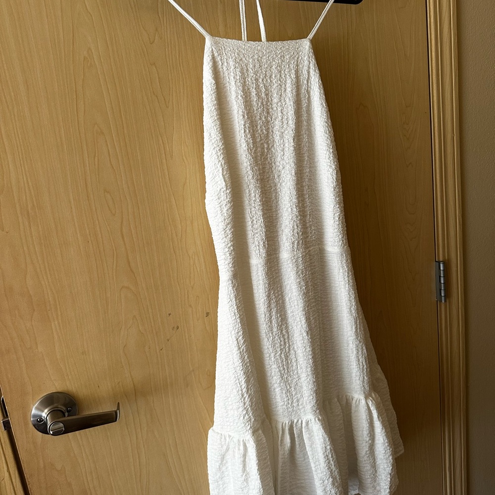 Cute white dress open back